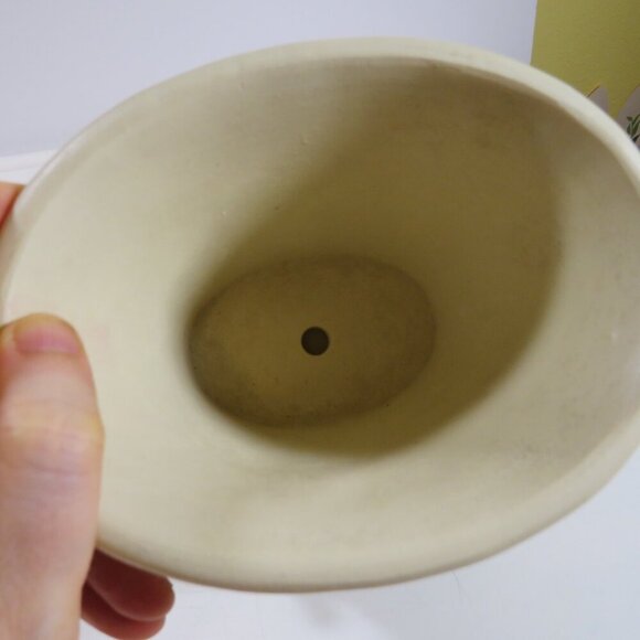 Kohls Cream Oval Flower Pot Planter with Floral applique & built in saucer - Picture 10 of 15